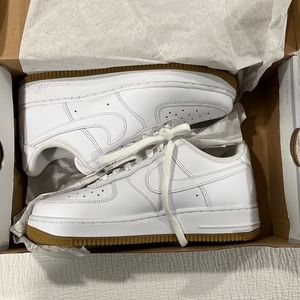 New in box air force 1 gum bottom